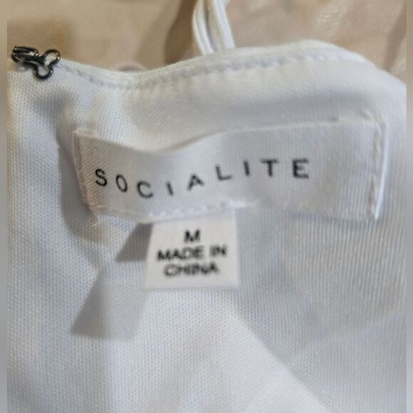 Socialite Ruffle Hem Tie Waist Midi Dress NWOT size Medium white - Picture 4 of 4